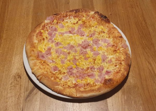 35. Šunková pizza špeciál (730 g)